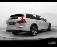 VOLVO V60 Cross Country D4 AWD Pro - 2