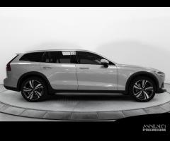 VOLVO V60 Cross Country D4 AWD Pro - 4