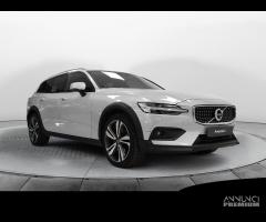 VOLVO V60 Cross Country D4 AWD Pro - 16