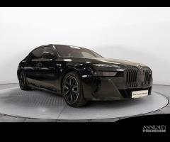 BMW 760 M e xDrive - 16