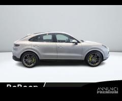 Porsche Cayenne CoupÃ\" CCOUPE 3.0 E-HYBRID TI...