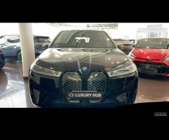 BMW iX xdrive50 pacchetto sportivo