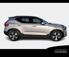 VOLVO XC40 T4 Recharge Plug-in auto Core - 1