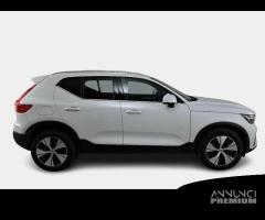 VOLVO XC40 T4 Recharge Plug-in auto Core - 1