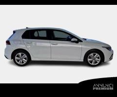 VOLKSWAGEN GOLF VIII 1.5 eTSI EVO ACT Life DSG 5 P - 1