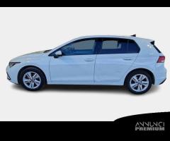 VOLKSWAGEN GOLF VIII 1.5 eTSI EVO ACT Life DSG 5 P - 2