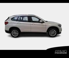 BMW X1 sDrive 18d Business Advantage Autom. - 1