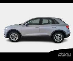 AUDI Q3 40 TDI quattro S tronic Business - 2