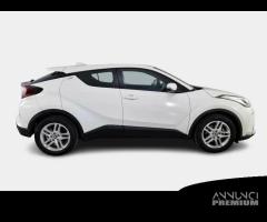 TOYOTA C-HR 1.8H 98CV E-CVT Business