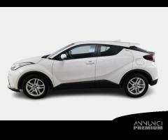 TOYOTA C-HR 1.8H 98CV E-CVT Business