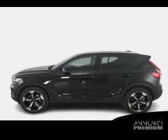 VOLVO XC40 B4 AWD automatico Momentum Pro