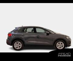 AUDI Q3 35 TDI S tronic Business