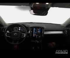 VOLVO XC40 B4 AWD automatico Momentum Pro