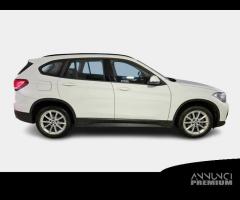 BMW X1 sDrive 18d Business Advantage Autom. - 1