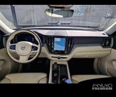 VOLVO XC60 B4 D automatico Plus Dark