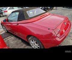 Alfa Romeo spider 916 2.0 jts per ricambi (2a)