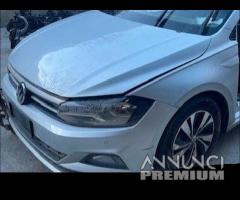 Musata Volkswagen Polo 2018 grigio chiaro LA7W