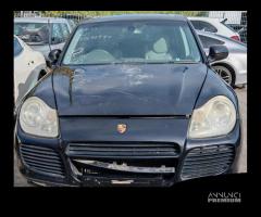 Porsche cayenne turbo prima serie per ricambi (2a)