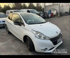 Ricambi usati PEUGEOT 208 RESTYLING 1.2 BENZ- HM01 - 3