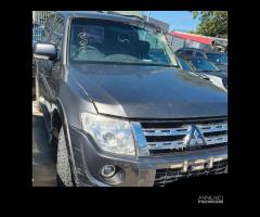 Mitsubishi Pajero v80 Shogun 3.2 tre porte con mot