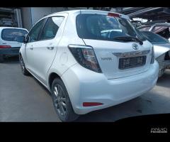 Toyota Yaris 1.0 benzina anno 2013 1kr-fe per rica