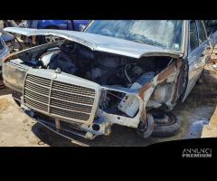 Mercedes 300D w123 per ricambi (2a)