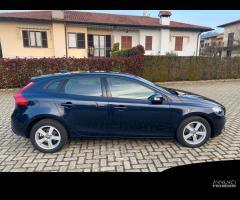 Volvo V40 D2 R-design Momentum - 6