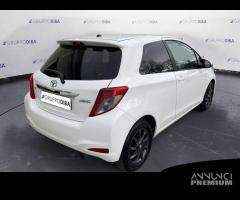 Toyota Yaris III 2011 Benzina 3p 1.0 Lounge - 5