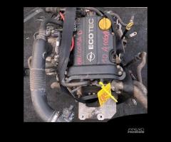 Motore usato per Opel Corsa D 1.0 bz del 2010 - 1