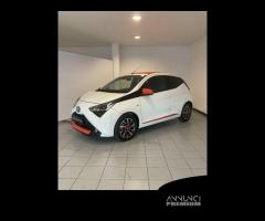 Toyota Aygo 1.0 VVT-i 72 CV 5 porte x-wave orange