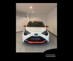 Toyota Aygo 1.0 VVT-i 72 CV 5 porte x-wave orange