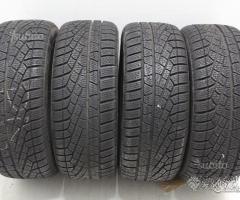 4 gomme usate invernali. 205 55 17 run flat pirell