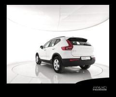 VOLVO XC40 T2 Momentum Core