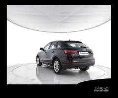 AUDI Q3 2.0 TDI 120 CV Business - 4