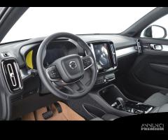 VOLVO XC40 B3 Mild hybrid Benzina Plus Dark - 8