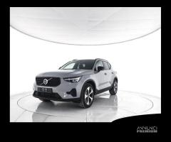 VOLVO XC40 B3 Mild hybrid Benzina Plus Dark