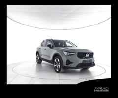 VOLVO XC40 B3 Mild hybrid Benzina Plus Dark