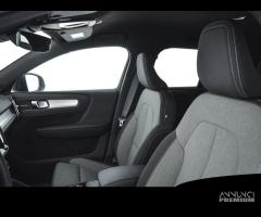 VOLVO XC40 B3 Mild hybrid Benzina Plus Dark - 9