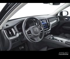 VOLVO XC60 B5 AWD automatico Plus Dark - 8