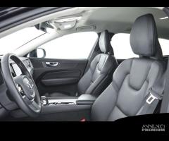 VOLVO XC60 B5 AWD automatico Plus Dark - 9