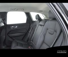 VOLVO XC60 B5 AWD automatico Plus Dark - 10