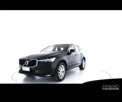 VOLVO XC60 Mild Hybrid B4 (d) AWD automatico Mom