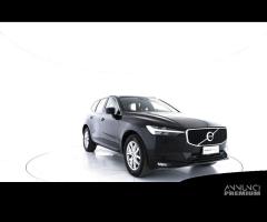 VOLVO XC60 Mild Hybrid B4 (d) AWD automatico Mom