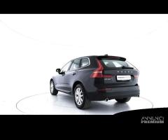 VOLVO XC60 Mild Hybrid B4 (d) AWD automatico Mom