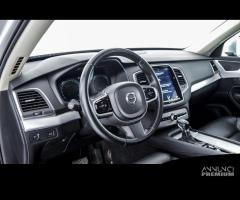 VOLVO XC90 D5 AWD Geartronic Momentum - 8