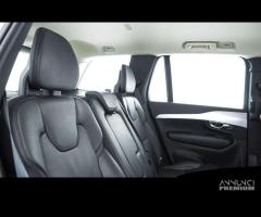 VOLVO XC90 D5 AWD Geartronic Momentum - 11