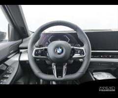 BMW 520 Serie 5 d xDrive Touring Innovation Mspo - 13