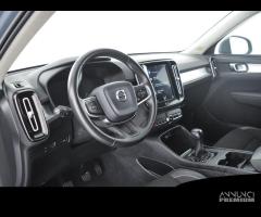 VOLVO XC40 D3 Momentum - 8