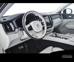 VOLVO XC60 T6 AWD Plug-in hybrid Elettrica/Benzi - 8