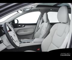 VOLVO XC60 T6 AWD Plug-in hybrid Elettrica/Benzi - 9